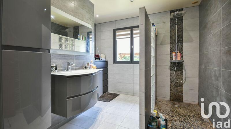 Maison - 174 m² - 7 pièces