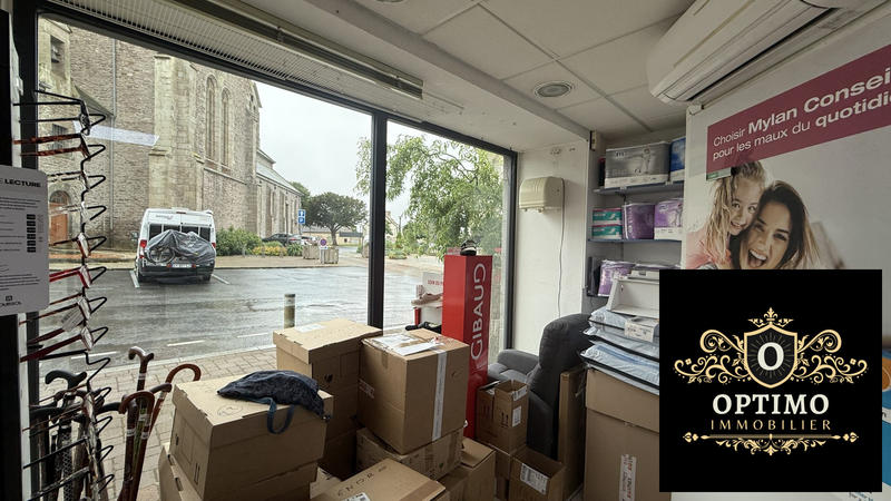 Magasins - 180 m² - 3 pièces