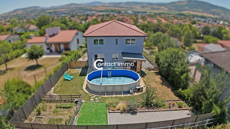 Maison - 220 m² - 7 pièces