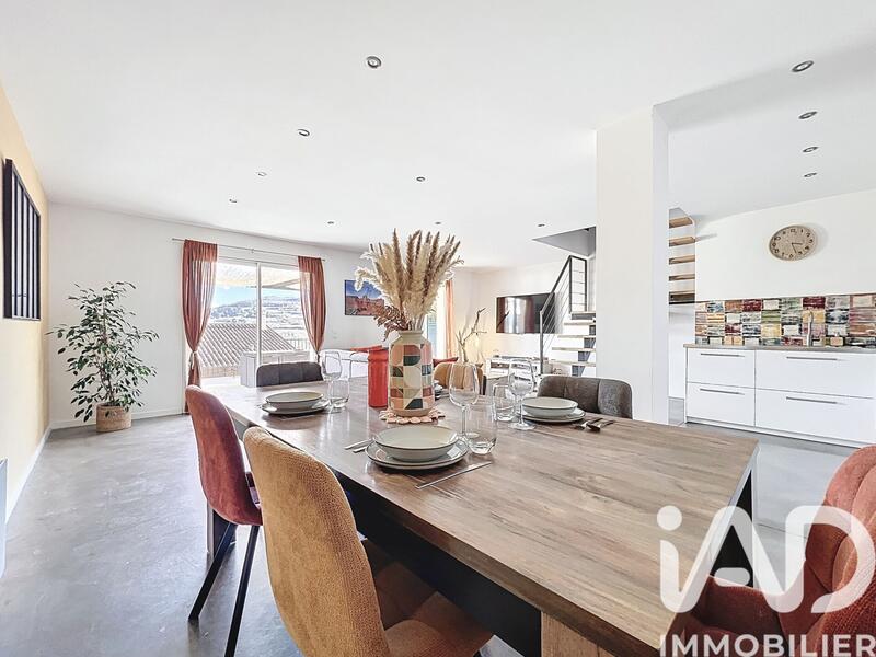 Maison - 110 m² - 5 pièces