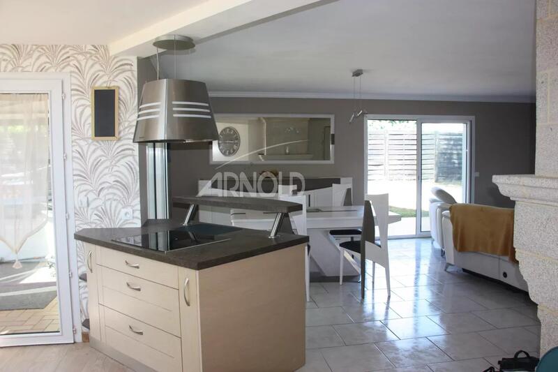 Maison - 110 m² - 9 pièces