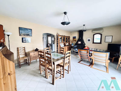 Maison - 121 m² - 6 pièces