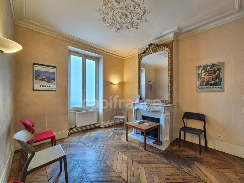 Local commercial - 85 m² - 4 pièces