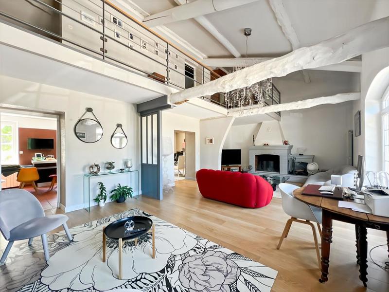 Maison - 235 m² - 6 pièces