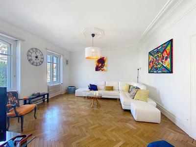 Maison - 299 m² - 9 pièces