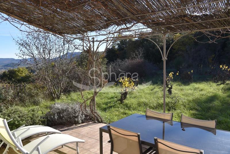 Propriété - 223 m² - 10 pièces