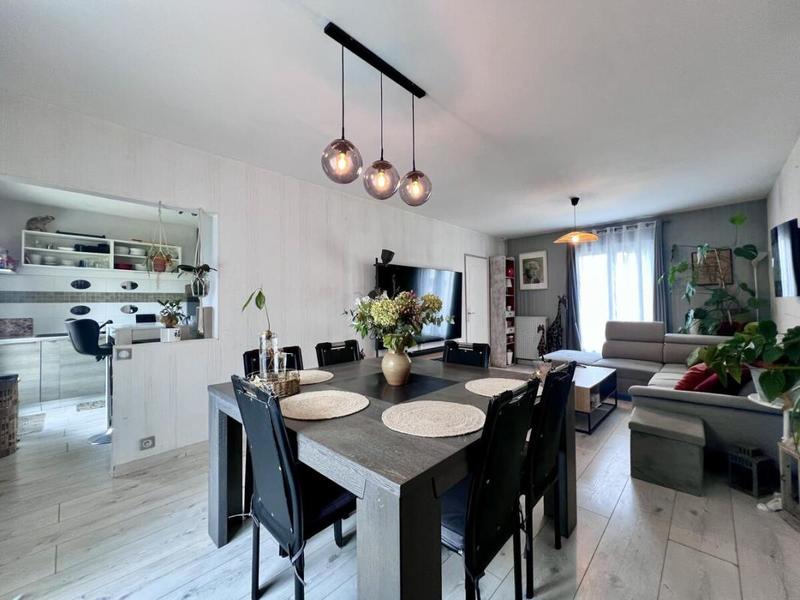 Maison - 101 m² - 5 pièces