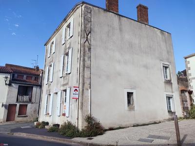 Maison de bourg - 138 m² - 7 pièces