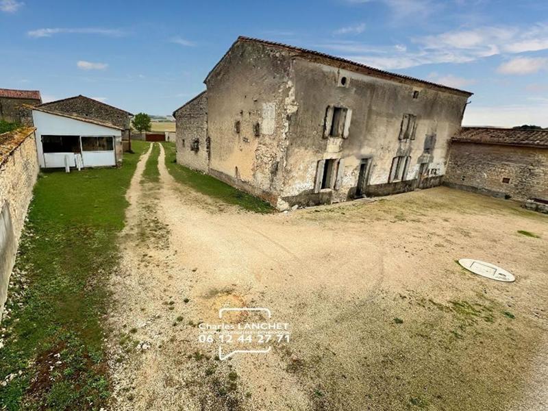 Maison - 250 m² - 6 pièces