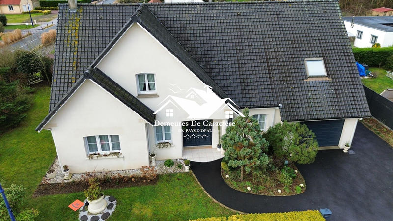 Maison contemporaine - 208 m² - 6 pièces