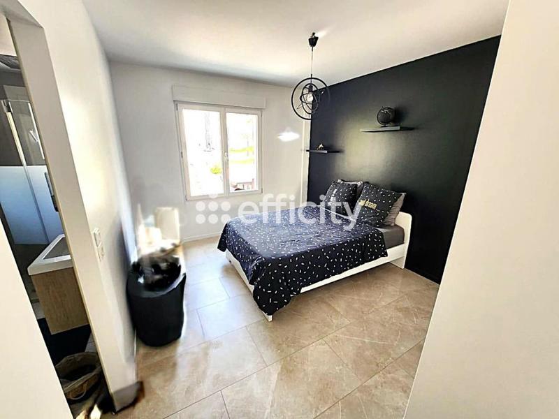 Maison - 349 m² - 9 pièces