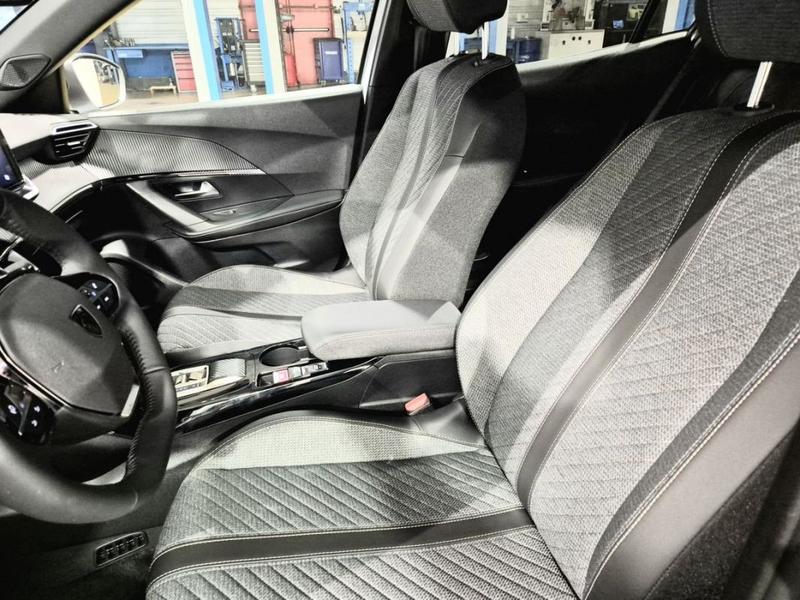 Peugeot 2008 II Hybrid 145 e-Dcs6 Allure