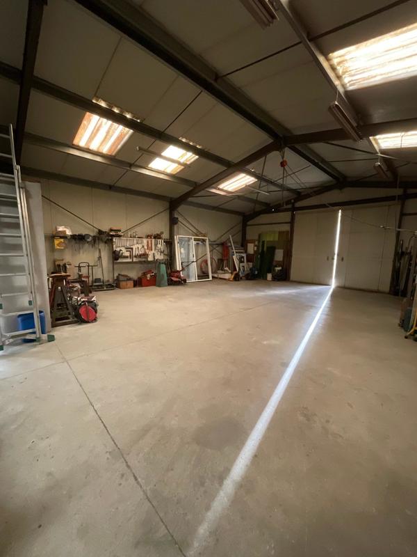 Local commercial - 150 m² - 2 pièces