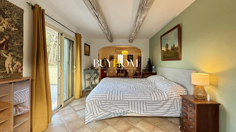 Maison - 180 m² - 5 pièces