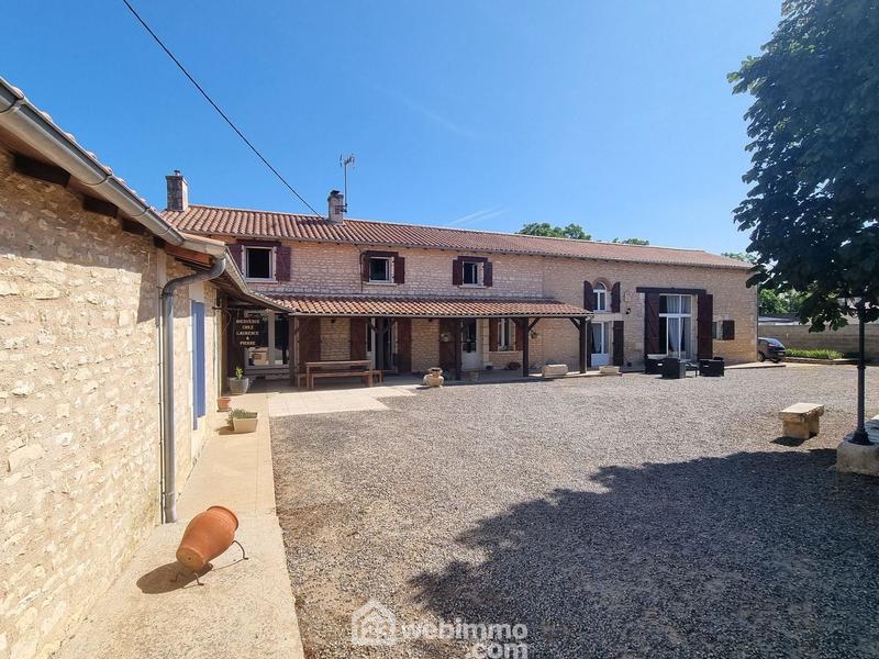 Maison - 388 m² - 10 pièces