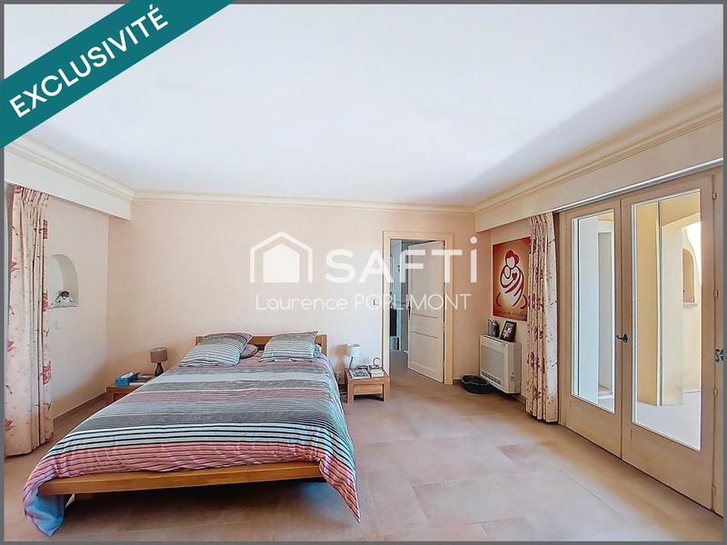 Maison - 264 m² - 6 pièces