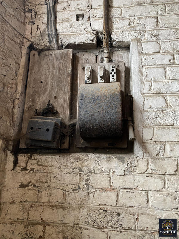 Maison ancienne - 225 m² - 3 pièces