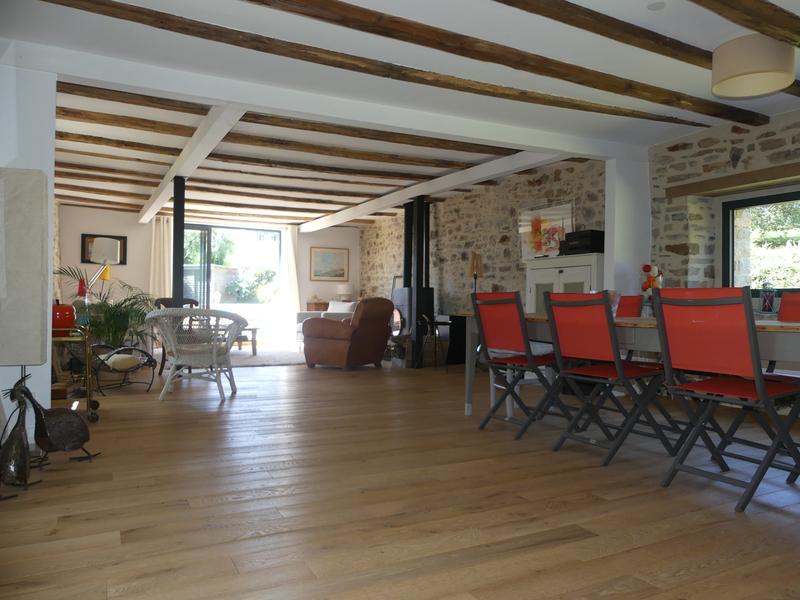 Maison - 202 m² - 6 pièces