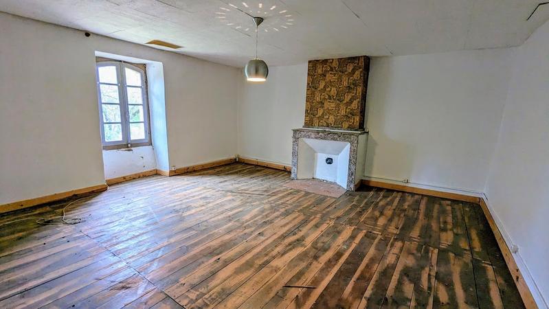 Maison - 244 m² - 8 pièces