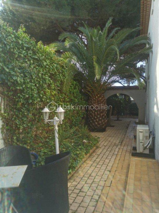 Maison traditionnelle - 250 m² - 7 pièces