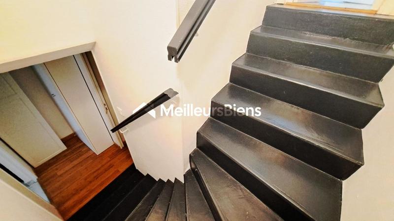 Maison - 219 m² - 8 pièces