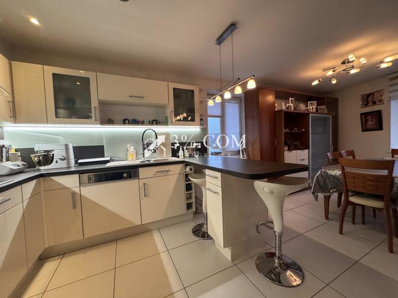 Duplex - 111 m² - 5 pièces