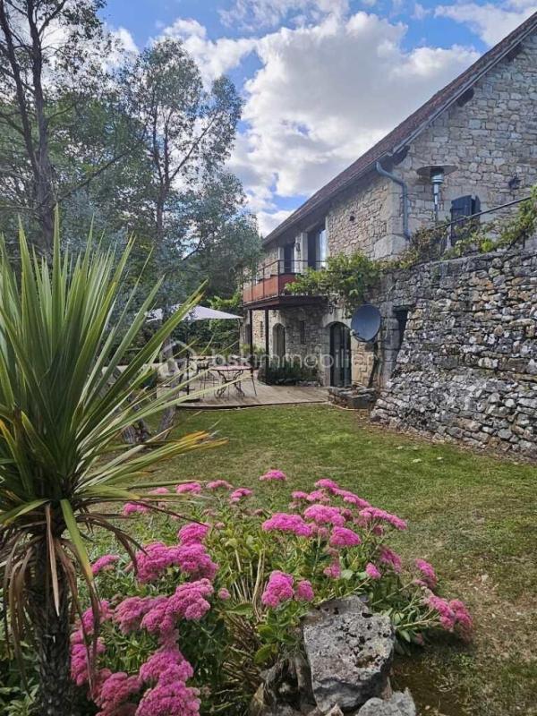 Maison - 490 m² - 12 pièces