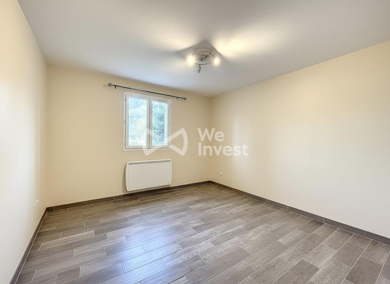 Maison traditionnelle - 230 m² - 9 pièces