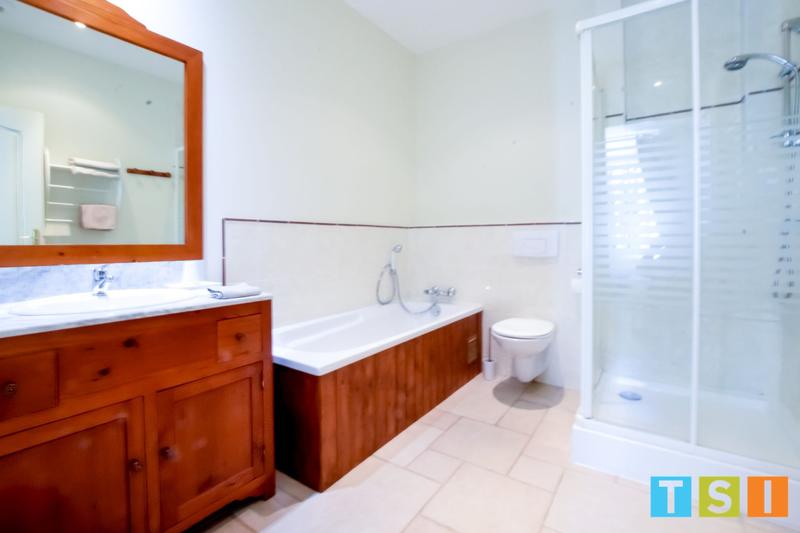 Maison - 625 m² - 12 pièces