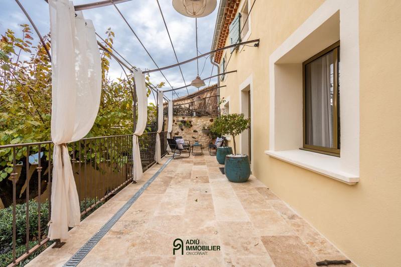 Maison de village - 262 m² - 7 pièces