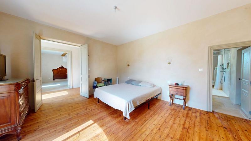 Propriété - 373 m² - 10 pièces