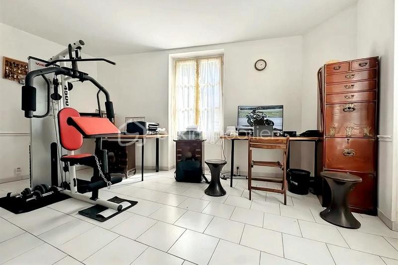 Maison - 260 m² - 9 pièces