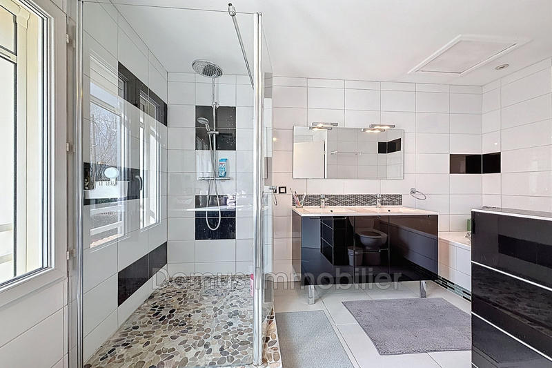 Maison - 121 m² - 5 pièces