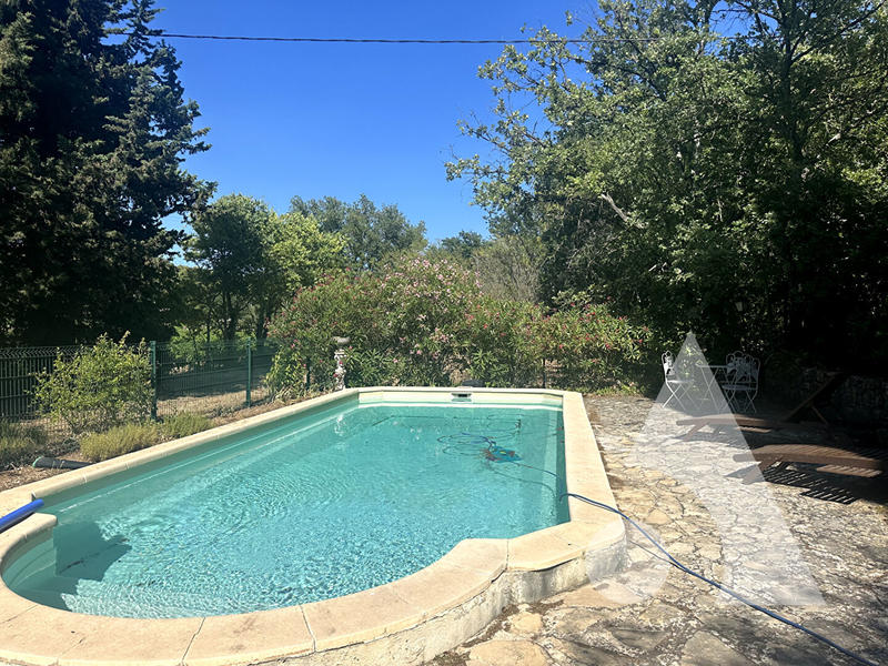 Maison - 300 m² - 9 pièces