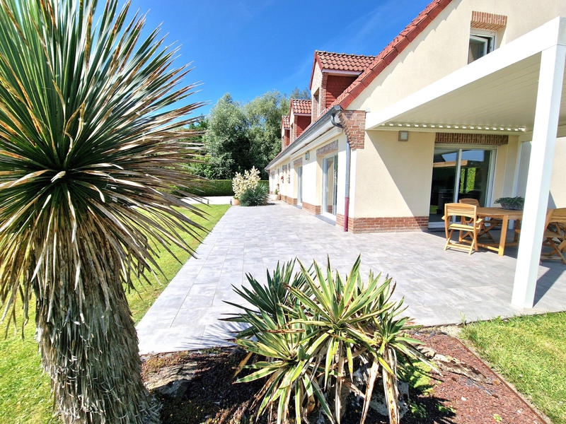 Maison - 270 m² - 6 pièces