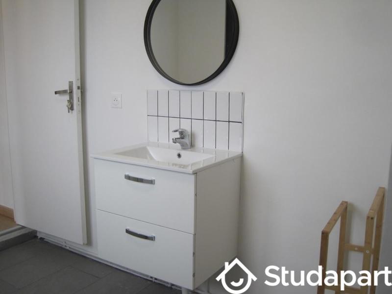 Chambre - 9 m² - 1 pièce