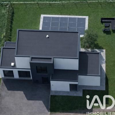 Maison - 144 m² - 7 pièces