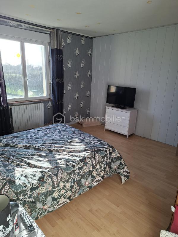 Maison traditionnelle - 243 m² - 8 pièces