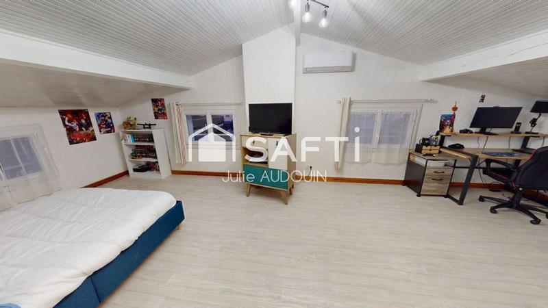 Maison - 185 m² - 9 pièces