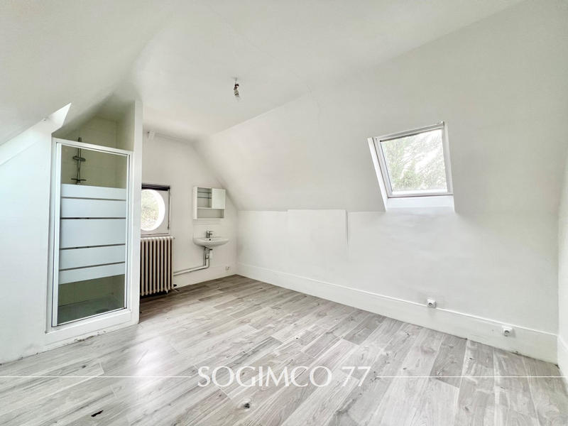 Maison - 171 m² - 8 pièces