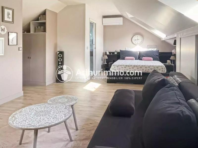 Maison - 210 m² - 7 pièces