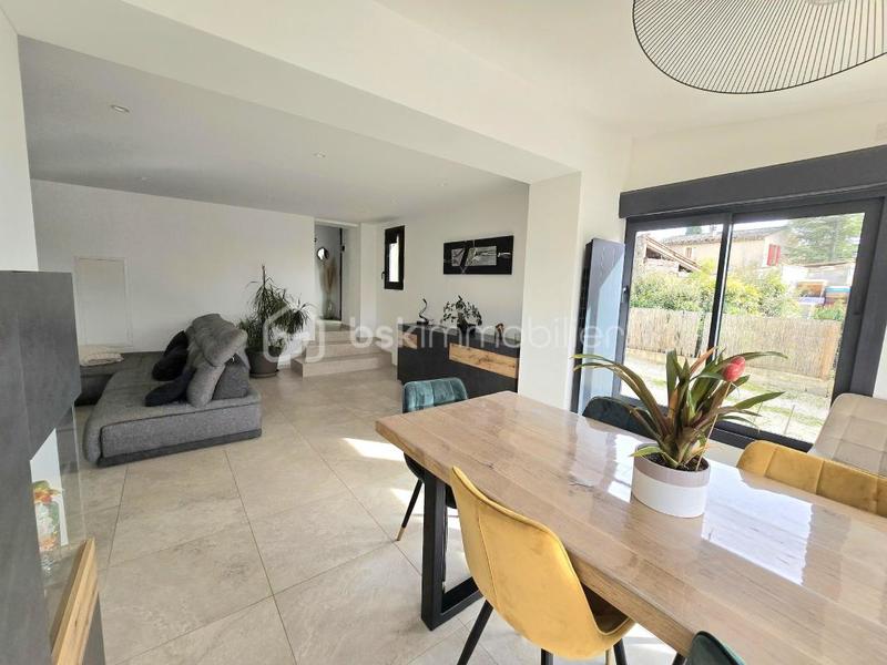 Propriété - 140 m² - 6 pièces