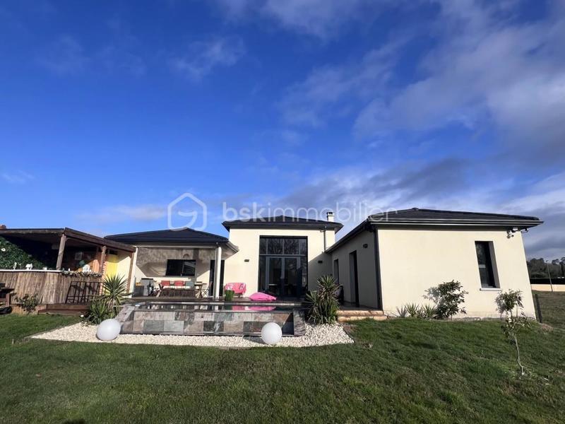 Maison - 190 m² - 8 pièces