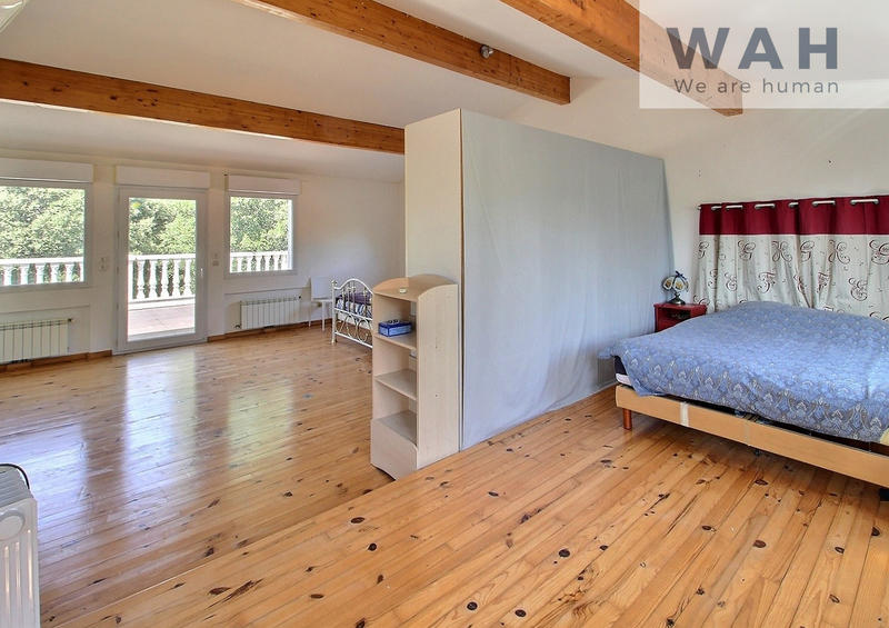 Villa - 272 m² - 6 pièces