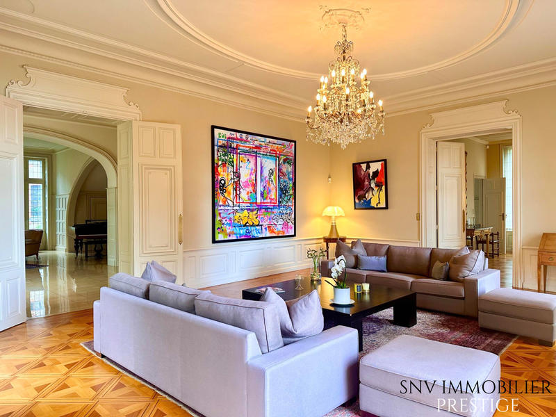 Château - 876 m² - 18 pièces