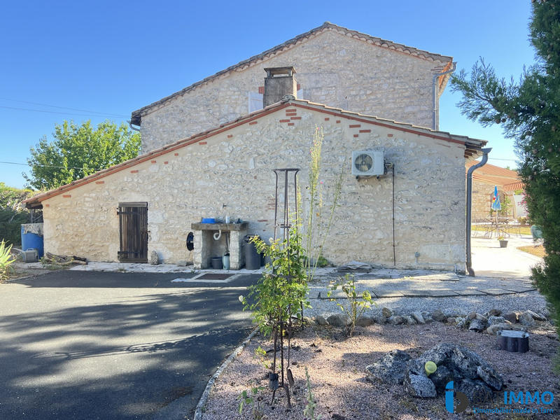 Maison - 248 m² - 7 pièces