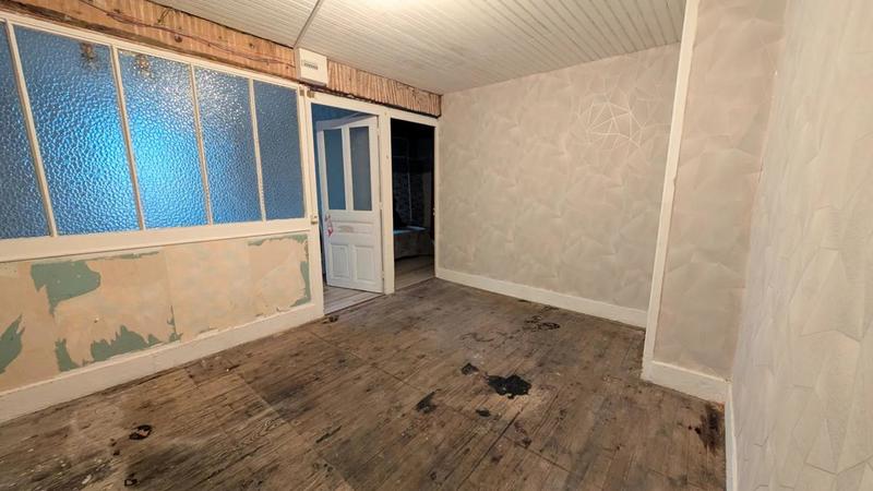 Maison - 250 m² - 12 pièces