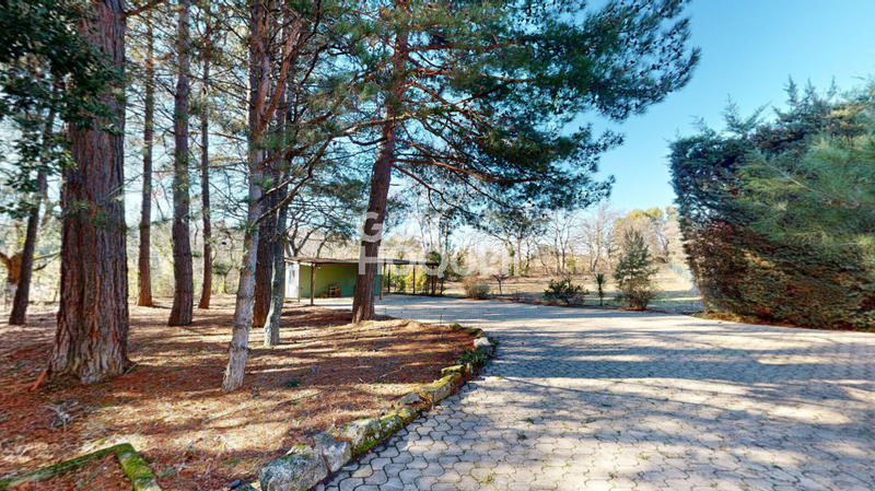 Maison - 305 m² - 10 pièces