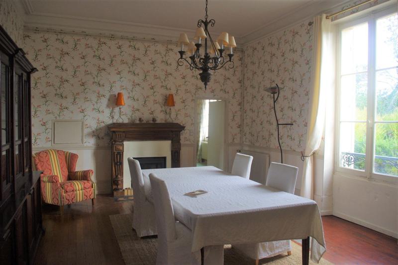 Maison traditionnelle - 720 m² - 19 pièces