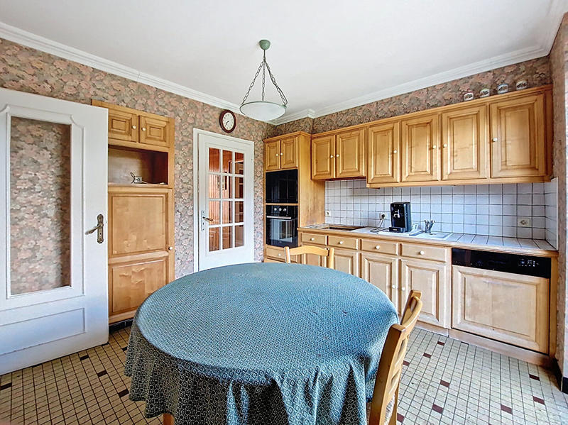 Maison - 127 m² - 9 pièces